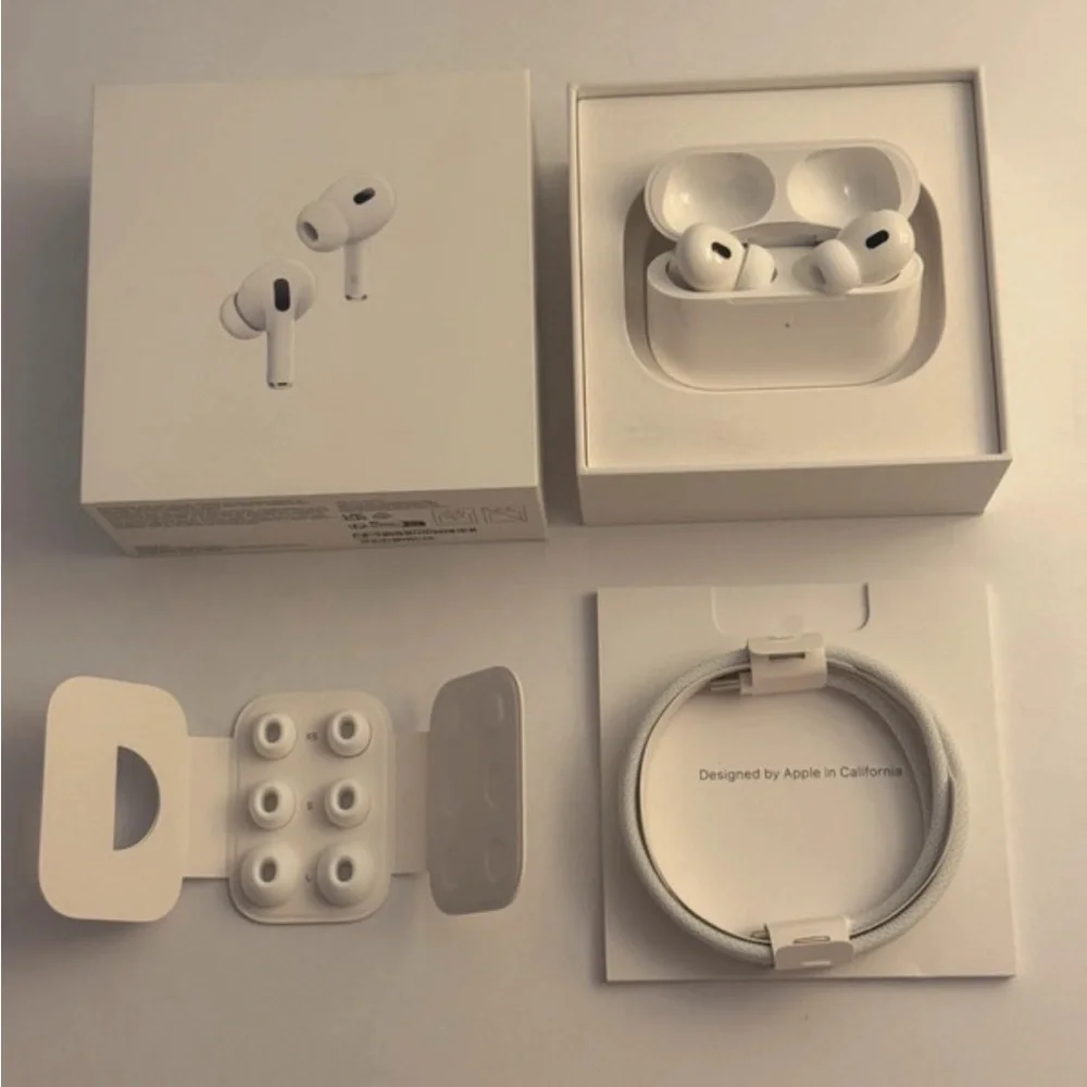 Airpod Pro (2nd Generation) with MagSafe Charging Case (USB-C)